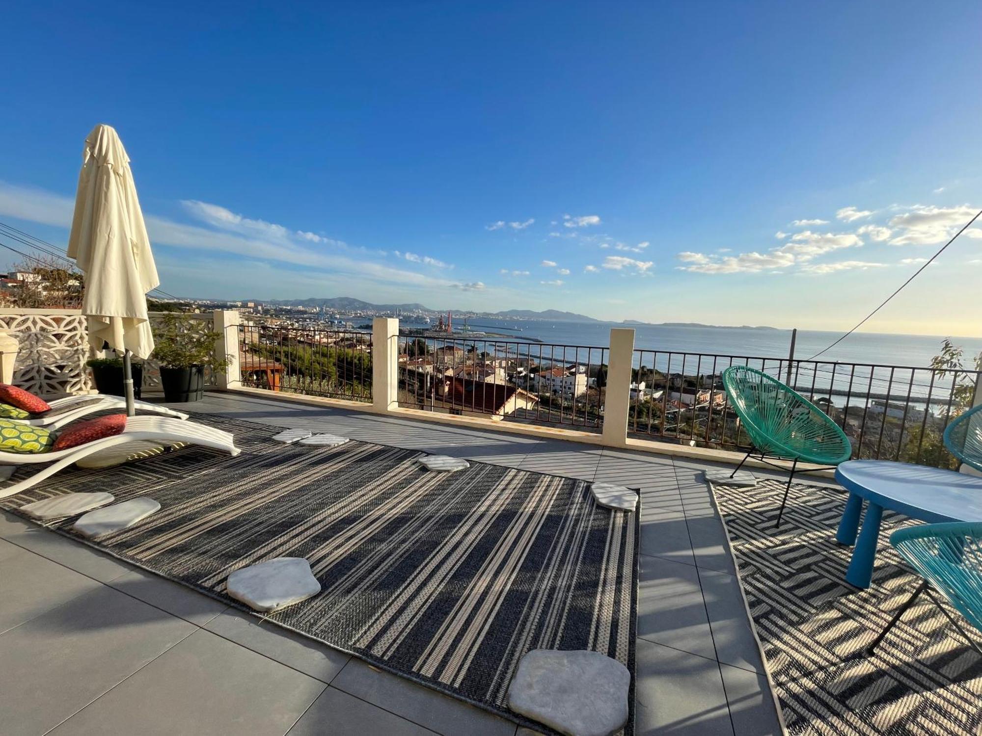 Superbe Terrasse Avec Vue Panoramique Sur La * Marseille